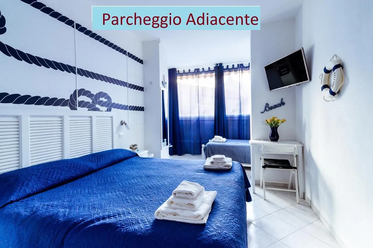 6 in centro guest house San Remo