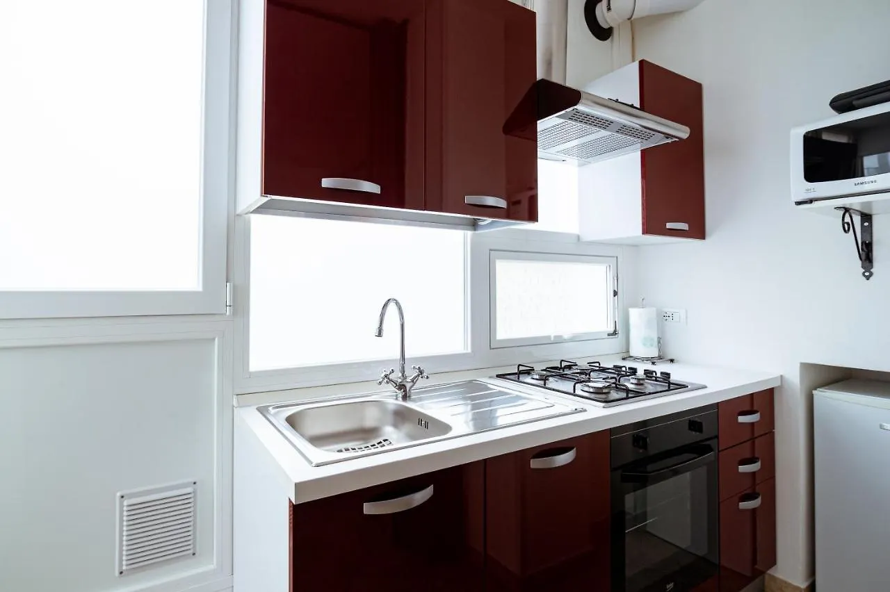 6 in centro guest house San Remo